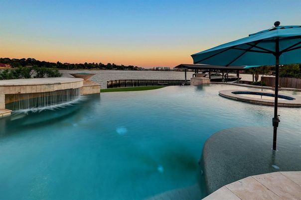 Exterior, Lake, Pool