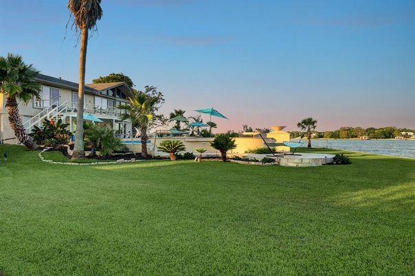 Backyard, Exterior, Lake