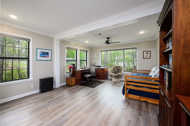Home Office, Interior, Recessed Lighting, Wood Texture Flooring