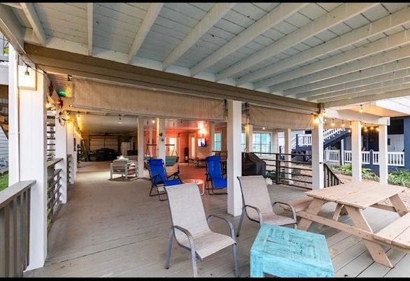 Fitness Equipment, Interior, Wooden Beams