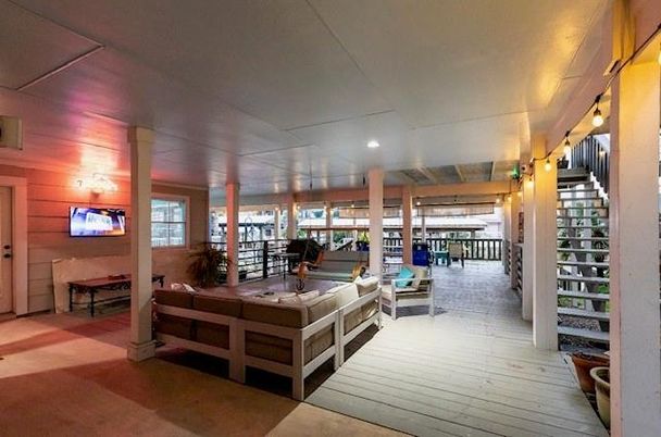 Interior, Recessed Lighting, Wood Texture Flooring