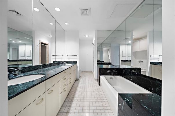 Bathroom, Dual Sink Vanities, Interior, Recessed Lighting