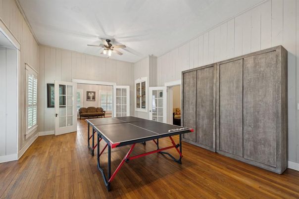 Game Room, Interior, Wood Texture Flooring