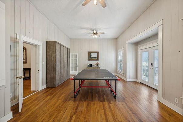 Game Room, Interior, Wood Texture Flooring