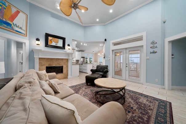 Fireplace, Interior, Living room, Pendant Lights, Recessed Lighting