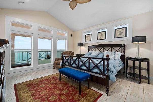 Bedroom, Interior, Water