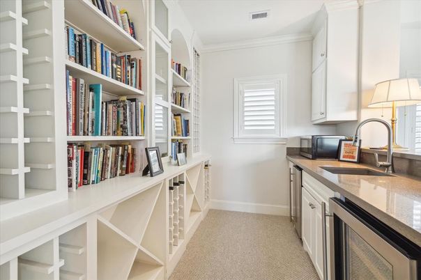 Home Office, Interior