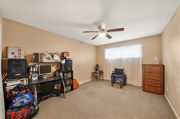 Home Office, Interior