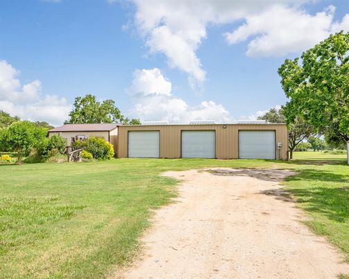 Backyard, Detached Garage, Exterior