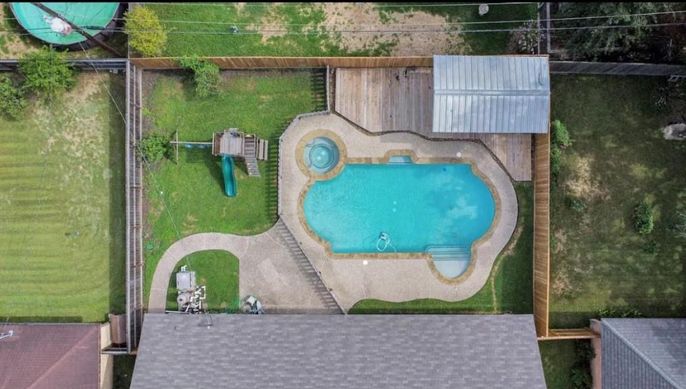 Exterior, Drone