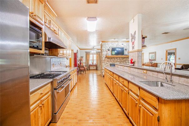 Dining room, Interior, Kitchen, Stainless Steel Appliances, Wood Texture Flooring