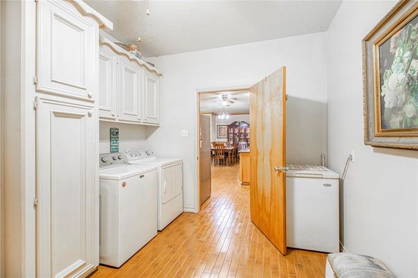 Dining room, Interior, Washer, Wood Texture Flooring