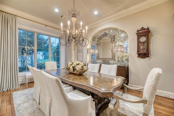 Chandelier, Dining room, Interior, Recessed Lighting, Wood Texture Flooring