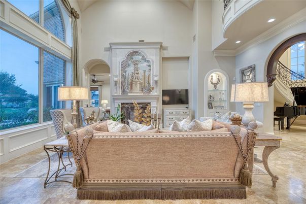Fireplace, Interior, Living room, Piano, Recessed Lighting