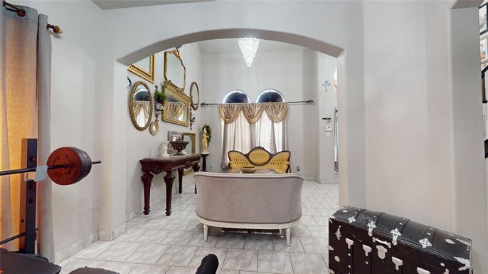 Chandelier, Interior