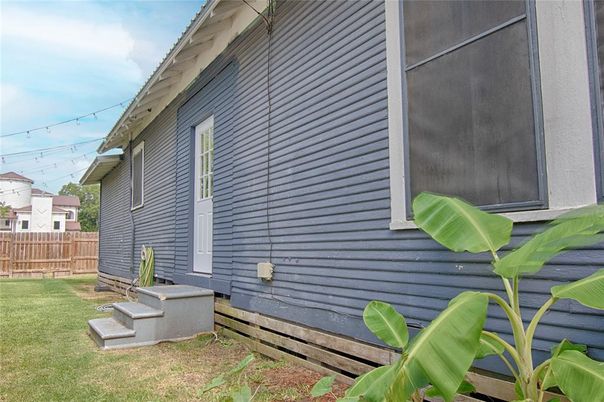 Backyard, Exterior
