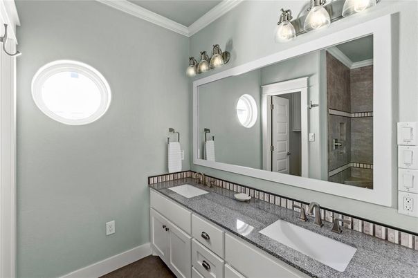 Bathroom, Dual Sink Vanities, Interior