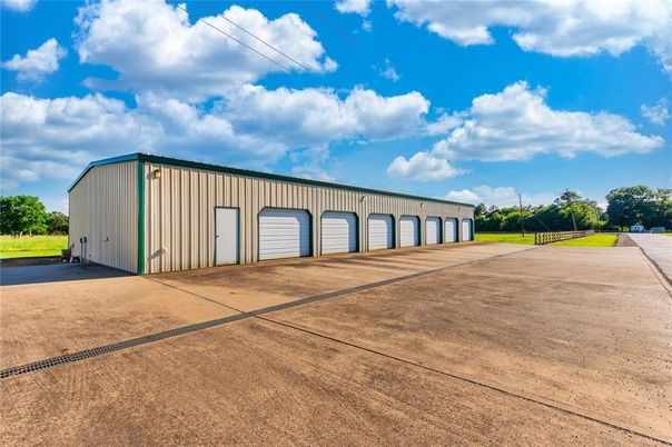 Detached Garage, Exterior
