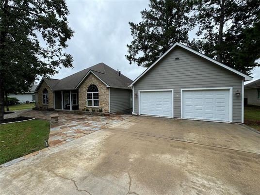 Attached, Exterior, Facade, Brick Facade, Ranch