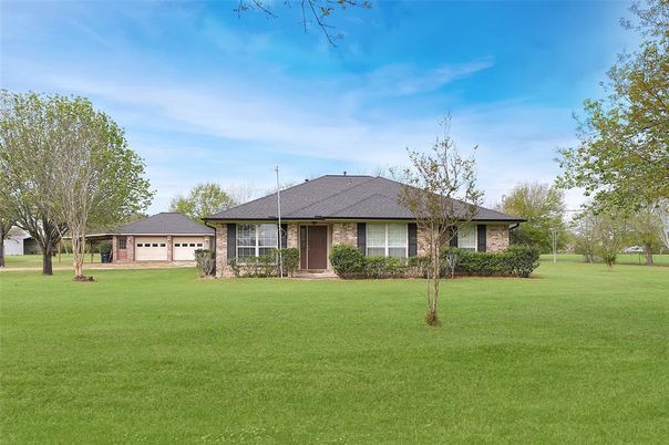 Attached, Backyard, Exterior, Facade, Brick Facade, Ranch