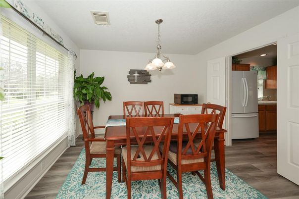Chandelier, Dining room, Interior, Kitchen, Pendant Lights, Recessed Lighting, Wood Texture Flooring