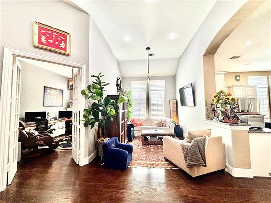 Interior, Living room, Pendant Lights, Recessed Lighting, Wood Texture Flooring