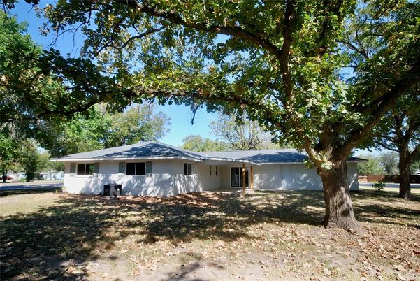 Attached, Backyard, Exterior, Facade, Ranch