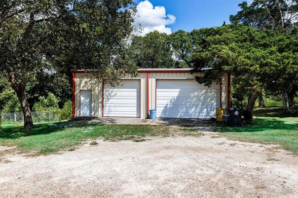 Detached Garage, Exterior