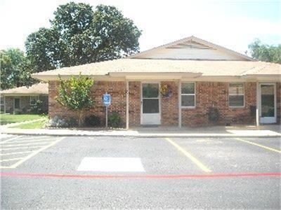 Exterior, Facade, Brick Facade, Ranch