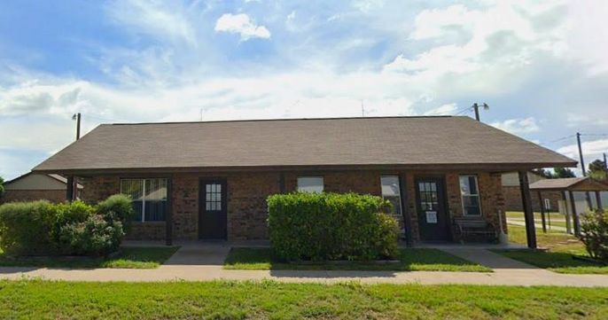 Exterior, Facade, Brick Facade, Ranch