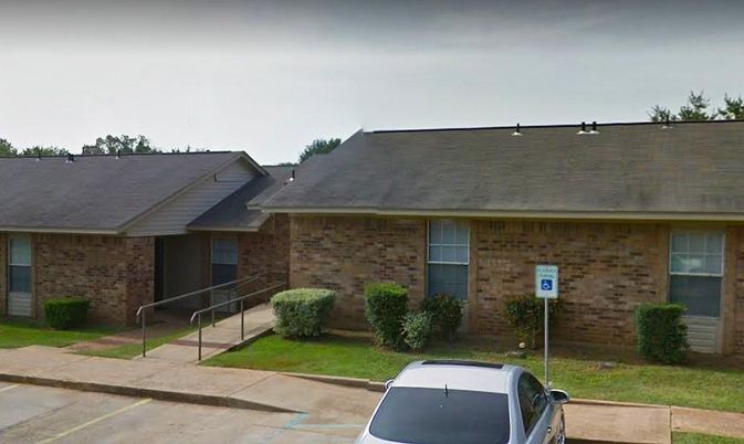 Exterior, Facade, Brick Facade, Ranch