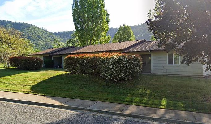 Exterior, Facade, Ranch