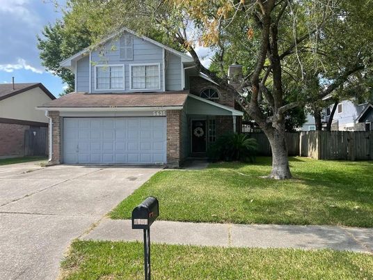 Attached, Exterior, Facade, Brick Facade, American Craftsman