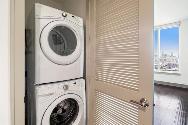Interior, Utility Closets, Washer, Wood Texture Flooring