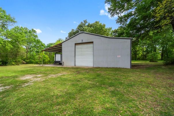 Backyard, Detached Garage, Exterior