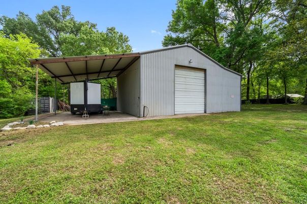 Backyard, Detached Garage, Exterior