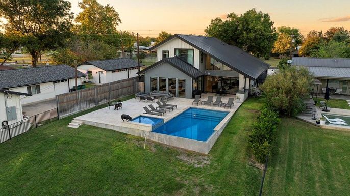 Backyard, Exterior, Pool