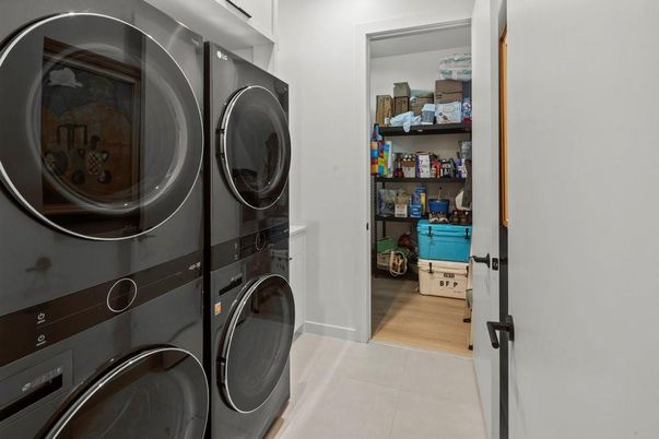 Interior, Utility Closets, Washer, Wood Texture Flooring