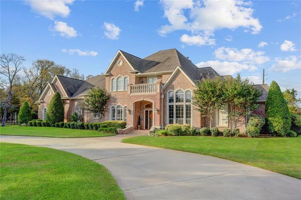 Backyard, Exterior, Facade, Brick Facade, French Provincial