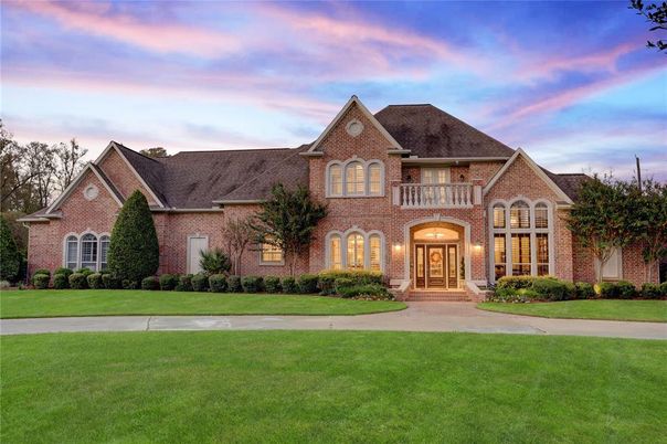 Exterior, Facade, Brick Facade, Brick Traditional