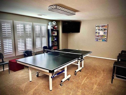 Game Room, Interior