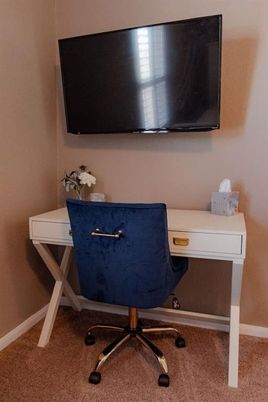 Home Office, Interior
