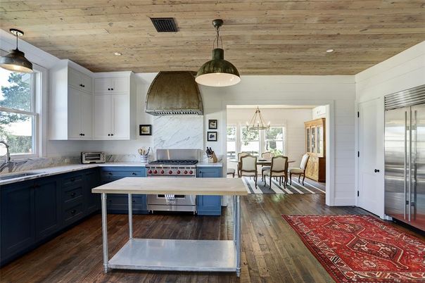 Dining room, Interior, Kitchen, Pendant Lights, Recessed Lighting, Stainless Steel Appliances, Wooden Ceilings, Wood Texture Flooring