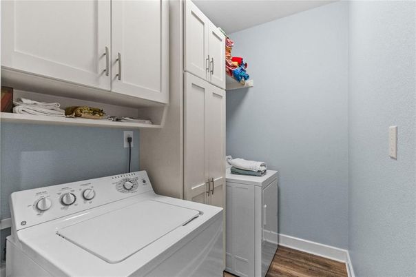 Interior, Utility Closets, Washer, Wood Texture Flooring