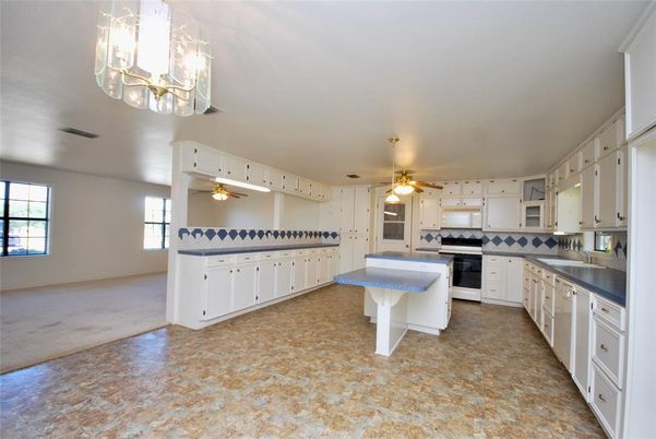 Chandelier, Interior, Kitchen