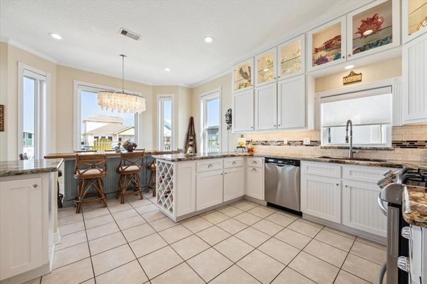 Chandelier, Interior, Kitchen, Recessed Lighting, Stainless Steel Appliances