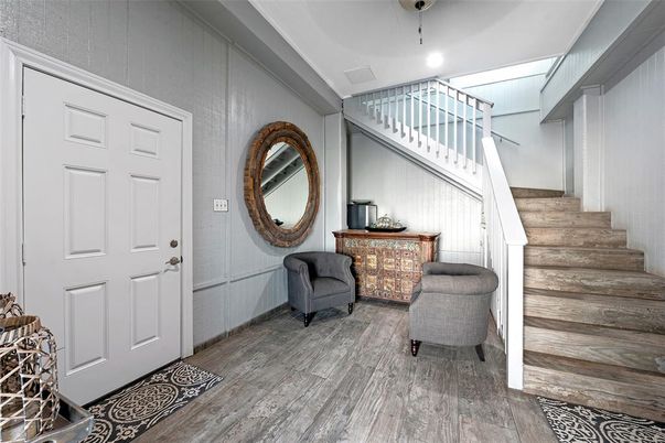 Interior, Recessed Lighting, Wood Texture Flooring