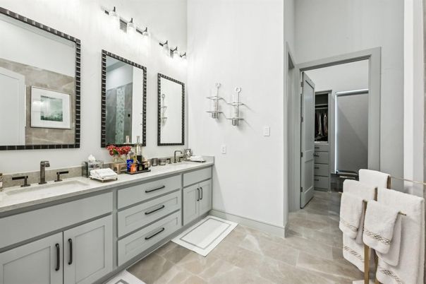 Bathroom, Dual Sink Vanities, Interior