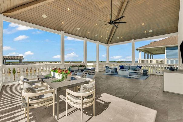Exterior, Interior, Recessed Lighting, Sun Room
