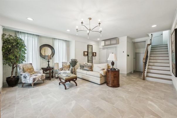 Interior, Living room, Pendant Lights, Recessed Lighting